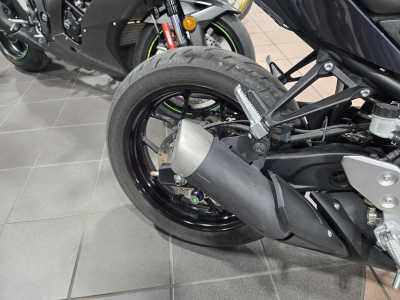 2023 Yamaha YZFR3 ABS Image 18