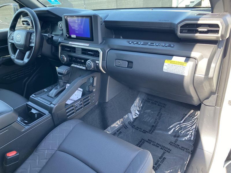 2025 Toyota Tacoma SRImage 9