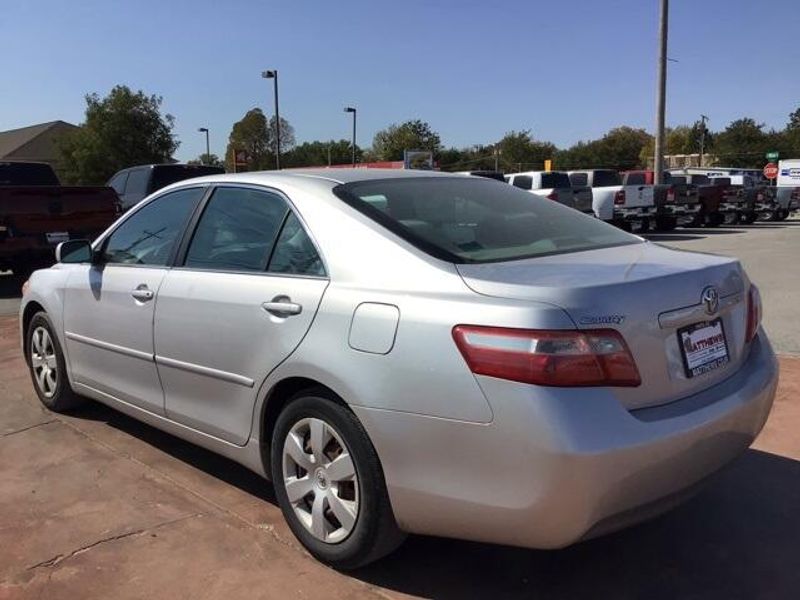 2009 Toyota Camry LEImage 3