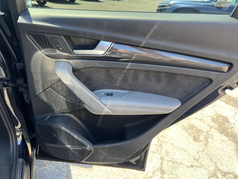 Used 2018 Audi SQ5 PrestigeImage 22