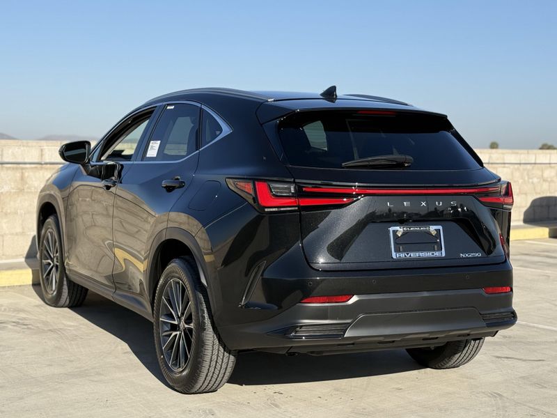 2025 Lexus NX 250Image 10