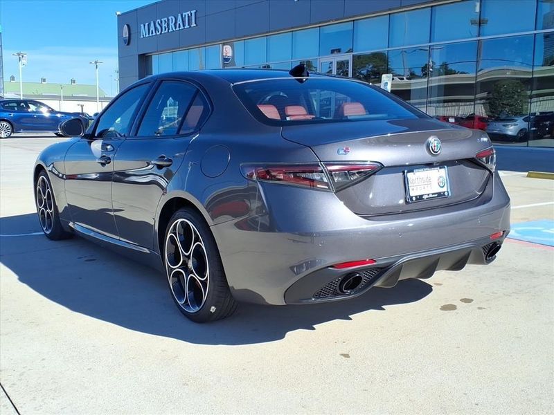 New 2025 Alfa Romeo Giulia RwdImage 9