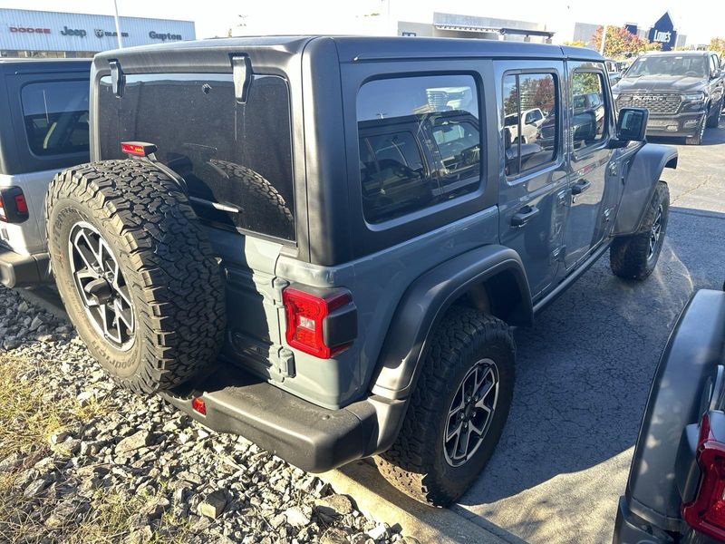 2024 Jeep Wrangler 4-door RubiconImage 9