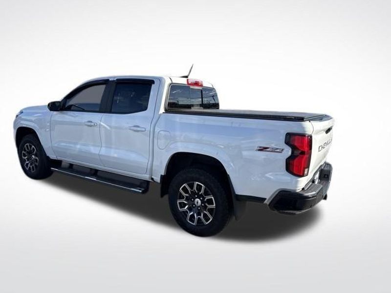 2023 Chevrolet Colorado Z71 photo 3