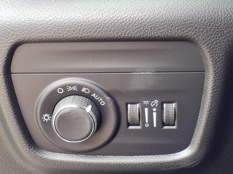 2023 Jeep Grand Cherokee L AltitudeImage 21