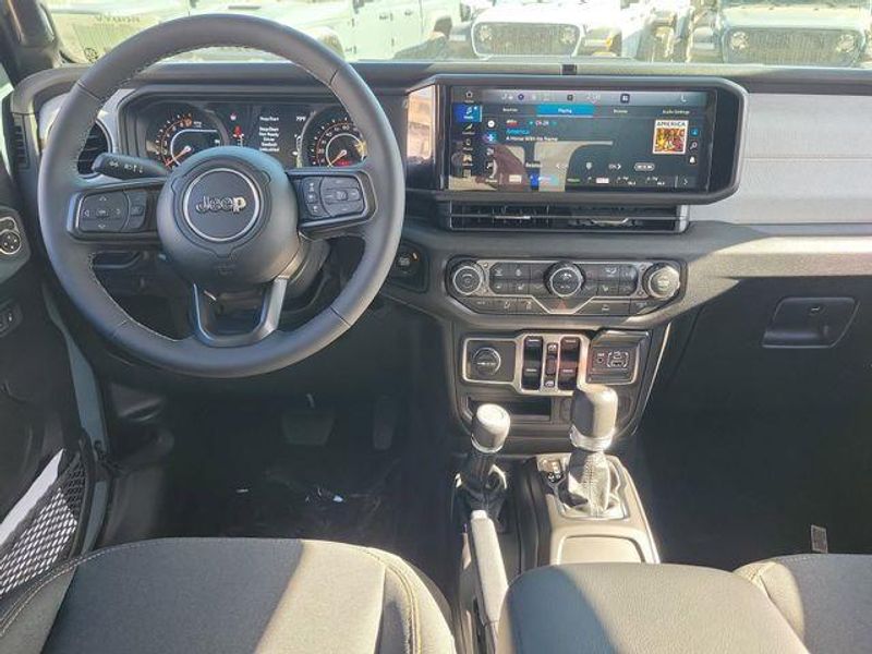 New 2026 Jeep Gladiator Sport S 4x4