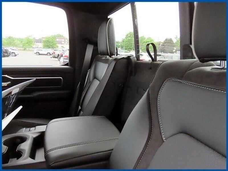2025 RAM 1500 LaramieImage 10