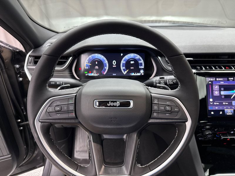 New 2025 Jeep Grand Cherokee L Altitude X 4x4Image 10
