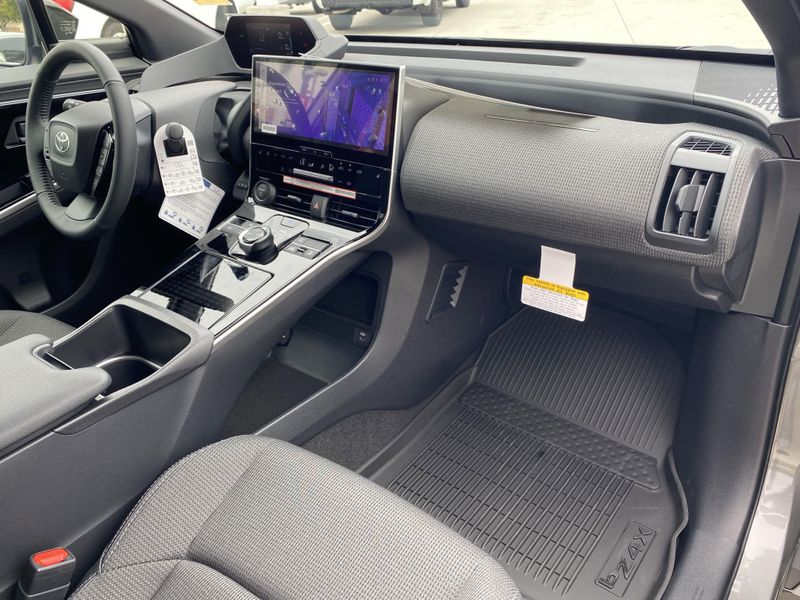 2025 Toyota bZ4X XLEImage 9