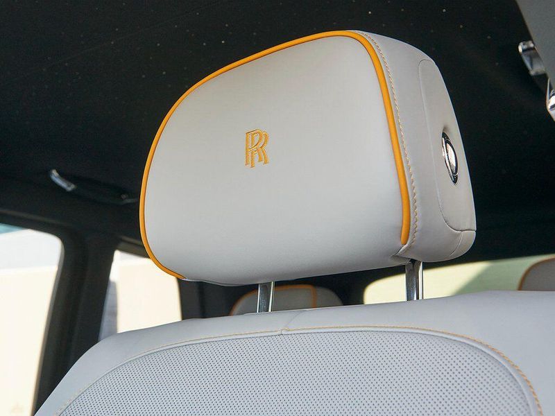 New 2026 Rolls-Royce Cullinan Black BadgeImage 14