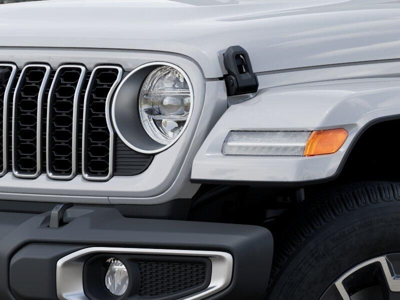 New 2025 Jeep Wrangler 4-door SaharaImage 22