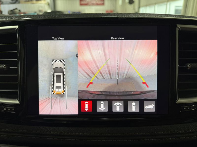 Used 2024 Chrysler Pacifica Hybrid PinnacleImage 11