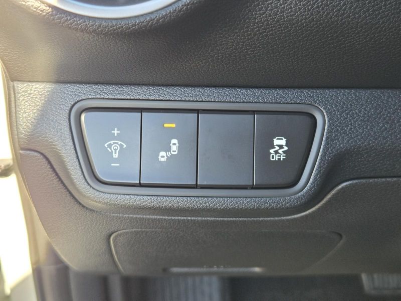 Used 2024 Kia Forte LXS IVT
