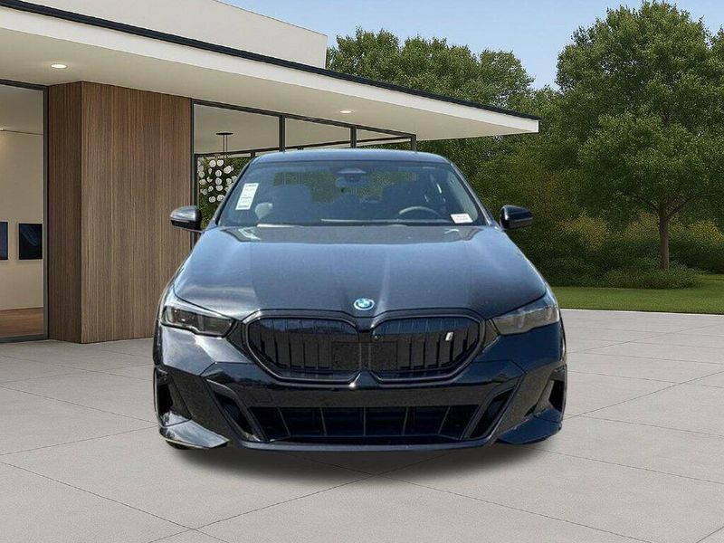 Used 2027 BMW i5 eDrive40Image 4