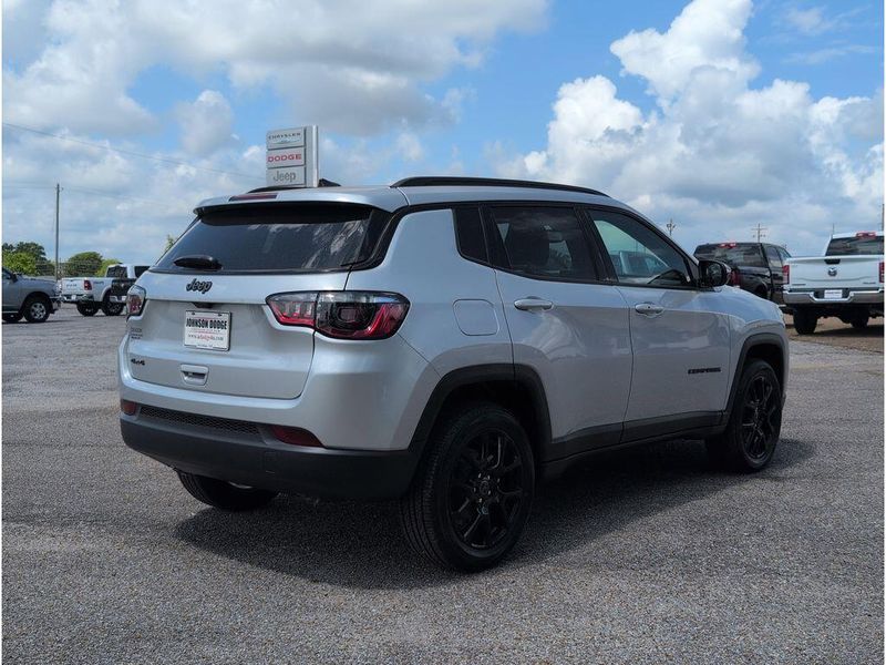 New 2026 Jeep Compass Latitude Altitude 4x4Image 5