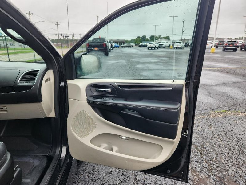 Used 2019 Dodge Grand Caravan SXT
