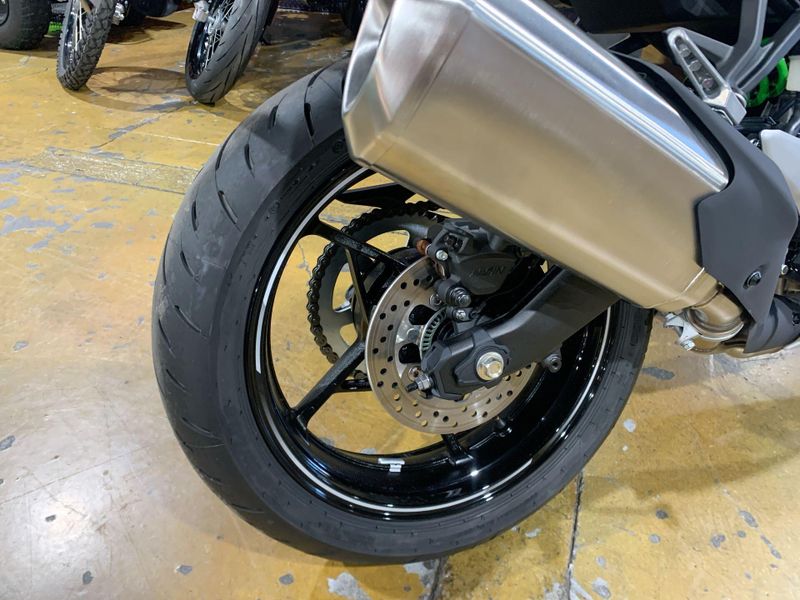New 2025 Kawasaki NINJA ZX-4RR ABS Image 10