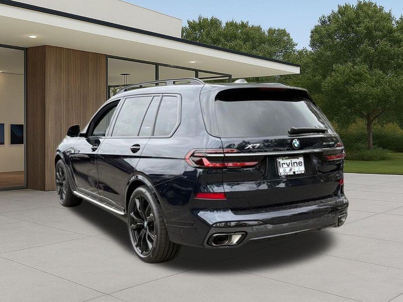 New 2026 BMW X7 xDrive40iImage 11