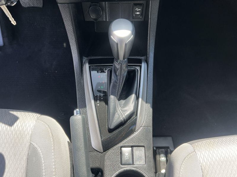 2015 Toyota Corolla LEImage 13