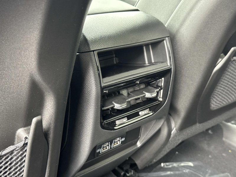 New 2026 Jeep Grand Cherokee Laredo 4x2