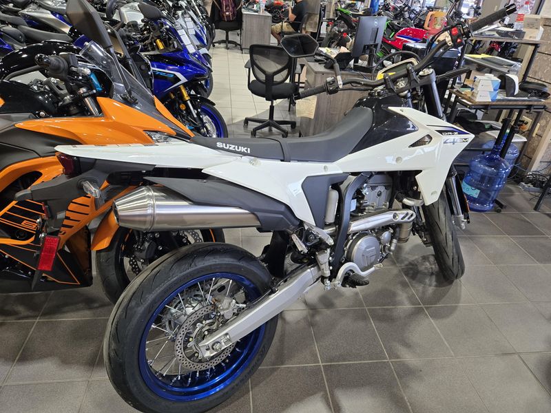 New 2025 Suzuki DRZ4SM SOLID SPECIAL WHITE NO 2 Image 6