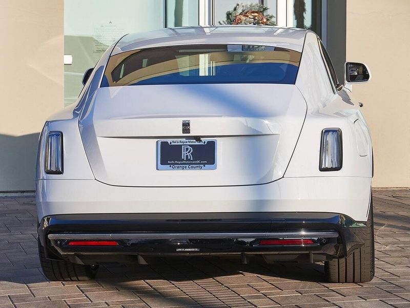 2025 Rolls-Royce Spectre Image 8