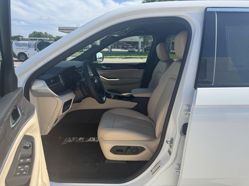 New 2025 Jeep Grand Cherokee LimitedImage 10