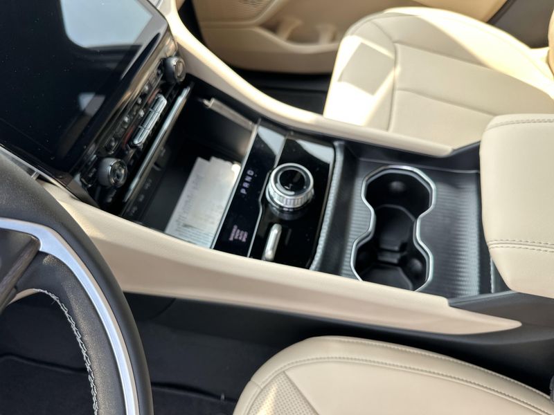 New 2025 Jeep Grand Cherokee L Limited 4x4Image 27