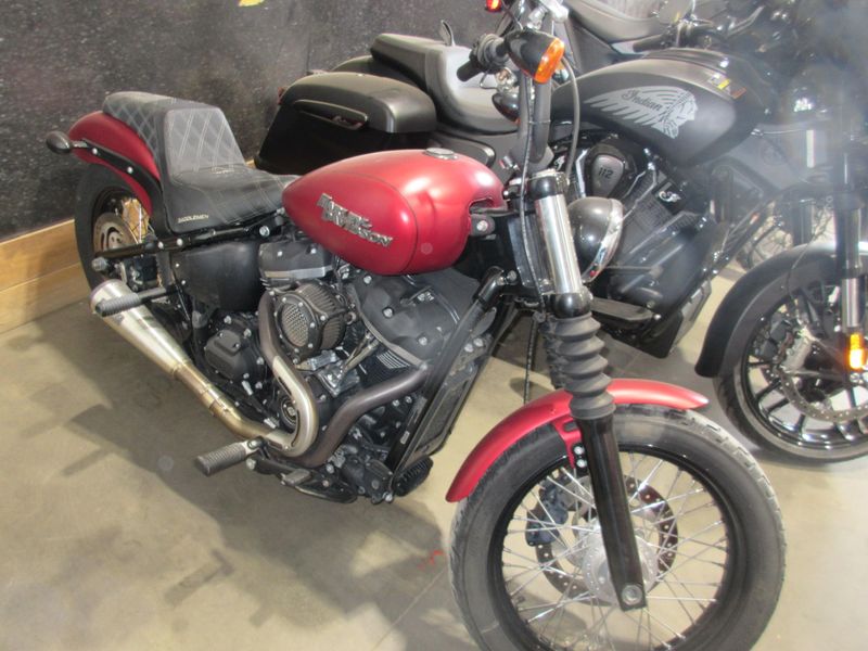 USED 2019 HARLEY SOFTAIL STREET BOB Image 2