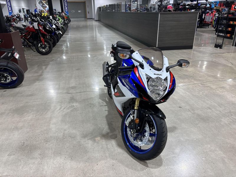 New 2027 Suzuki GSX-R750Z 40TH ANNIVERSARY EDITION Image 10