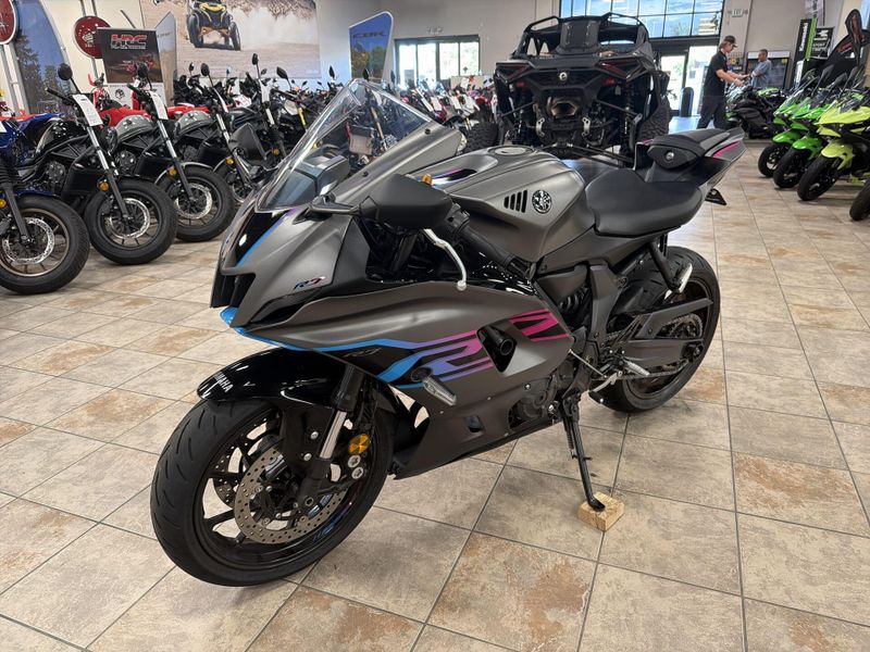Used 2024 Yamaha YZF-R7 CA Image 13