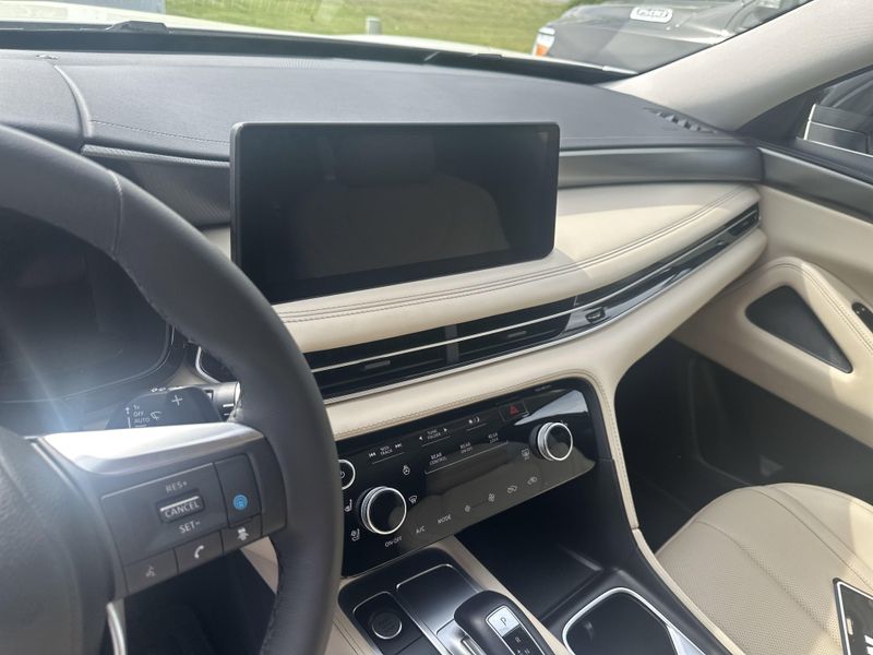 2023 INFINITI QX60 LuxeImage 27