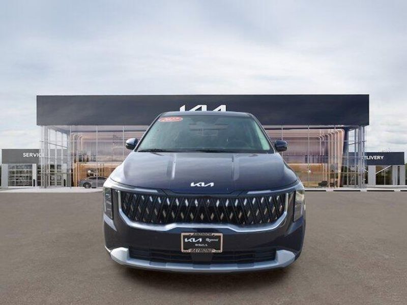 New 2027 Kia Carnival LXSImage 9