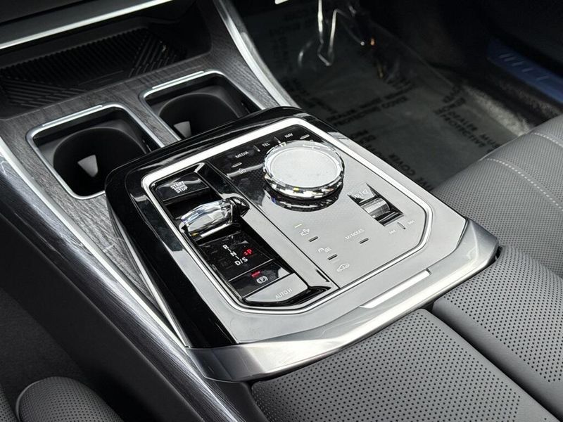 2025 BMW 7 Series 760i xDriveImage 24