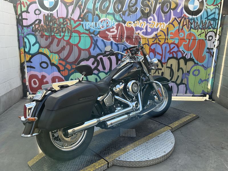 Used 2019 HARLEY SOFTAIL DELUXE 107 Image 5