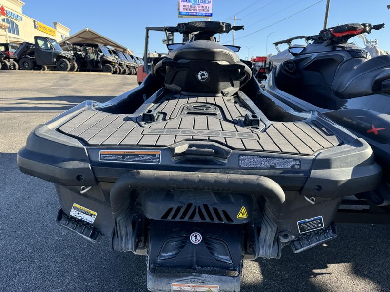 2022 SEADOO GTX LIMITED 300 BLACK Image 6