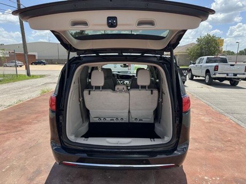 Used 2020 Chrysler Pacifica LimitedImage 7