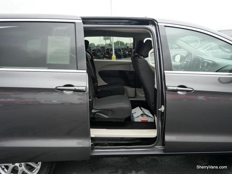 2022 Chrysler Voyager LX in a Granite Crystal Metallic Clear Coat exterior color and Black/Alloy/Blackinterior. Paul Sherry Chrysler Dodge Jeep RAM (937) 749-7061 sherrychrysler.net 