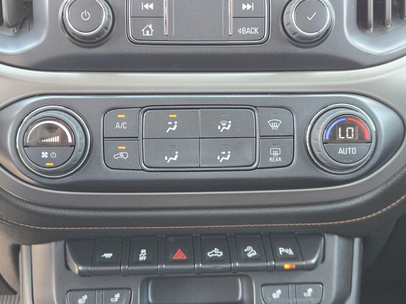 Used 2022 GMC Canyon 4WD Crew Cab 128 AT4 w/Leather