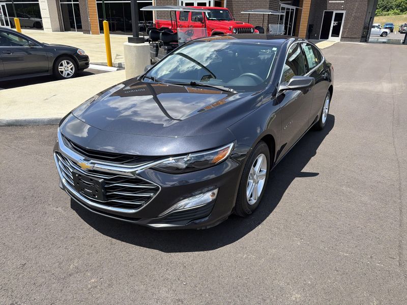 Used 2023 Chevrolet Malibu LSImage 2