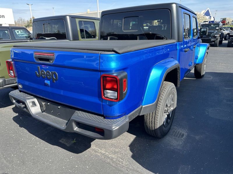 2024 Jeep Gladiator Sport S 4x4Image 9