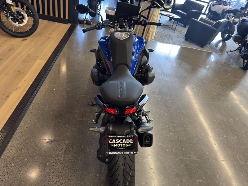 2026 BMW R 1300 R - RACING BLUE METALLIC 