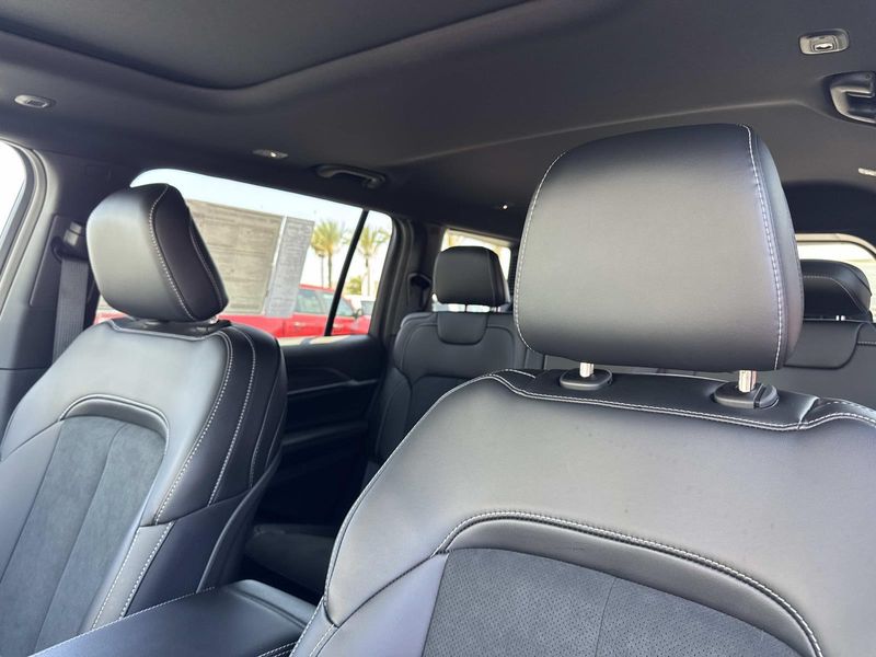 New 2026 Jeep Grand Cherokee L Laredo Altitude 4x2