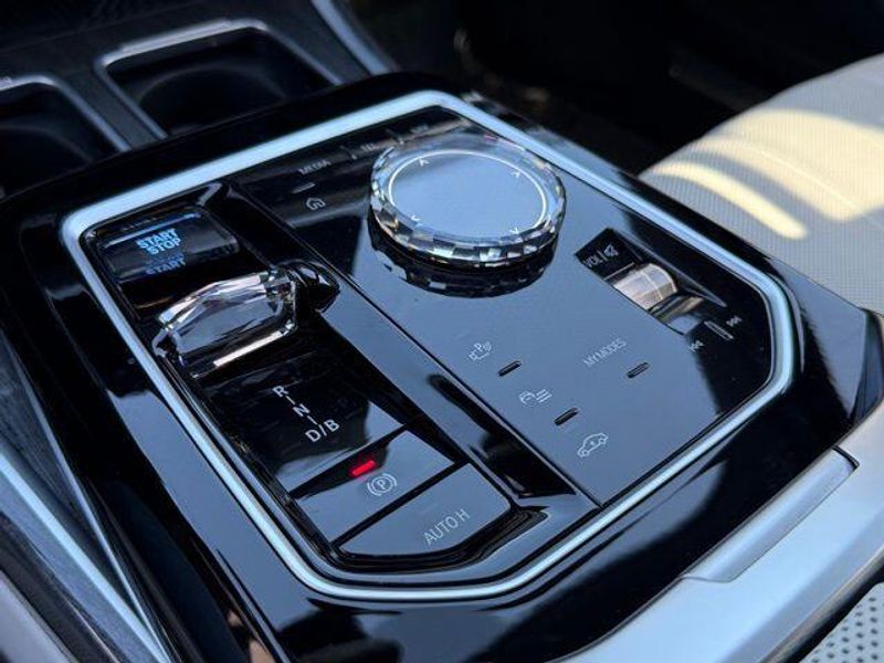 Used 2023 BMW i7 xDrive60Image 25