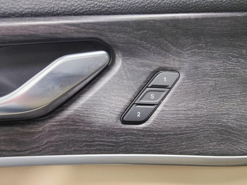 Used 2025 Jeep Grand Cherokee Limited 4X4 w/Luxury Tech IIImage 19