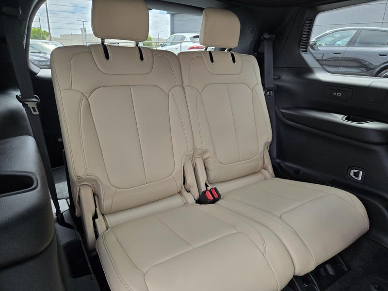 New 2026 Jeep Grand Cherokee L Limited 4x2