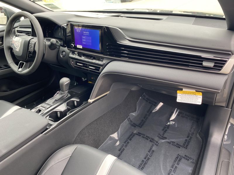 New 2025 Toyota Camry SEImage 9