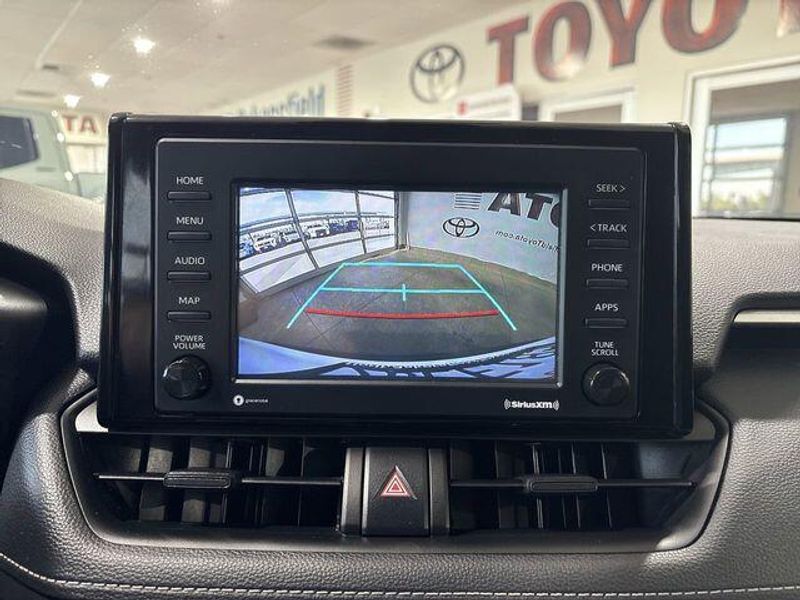 Used 2022 Toyota RAV4 Hybrid LEImage 18