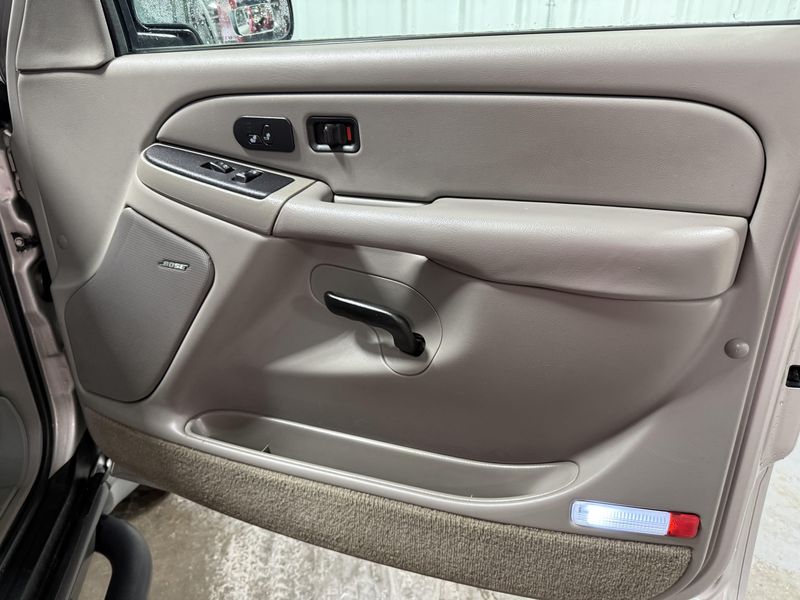 Used 2004 Chevrolet Suburban 1500 Z71Image 9