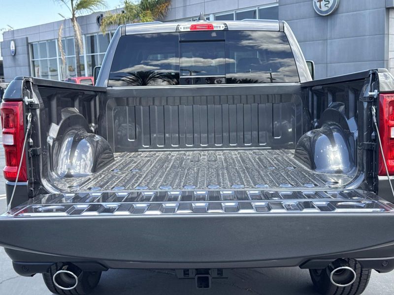 New 2026 RAM 1500 Laramie Crew Cab 4x4 6'4' Box